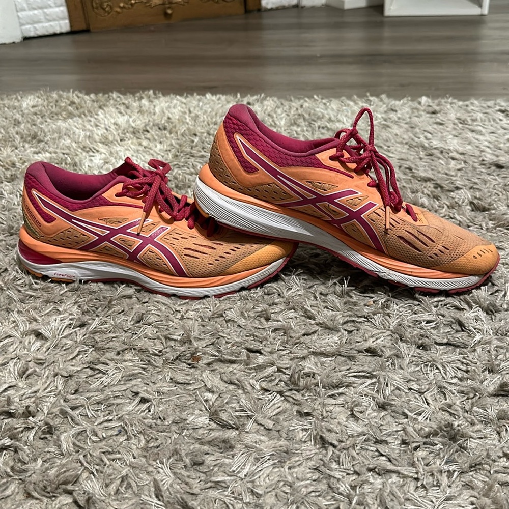 Asics Gel Cumulus 20 Pink Orange Womans Size 9.5